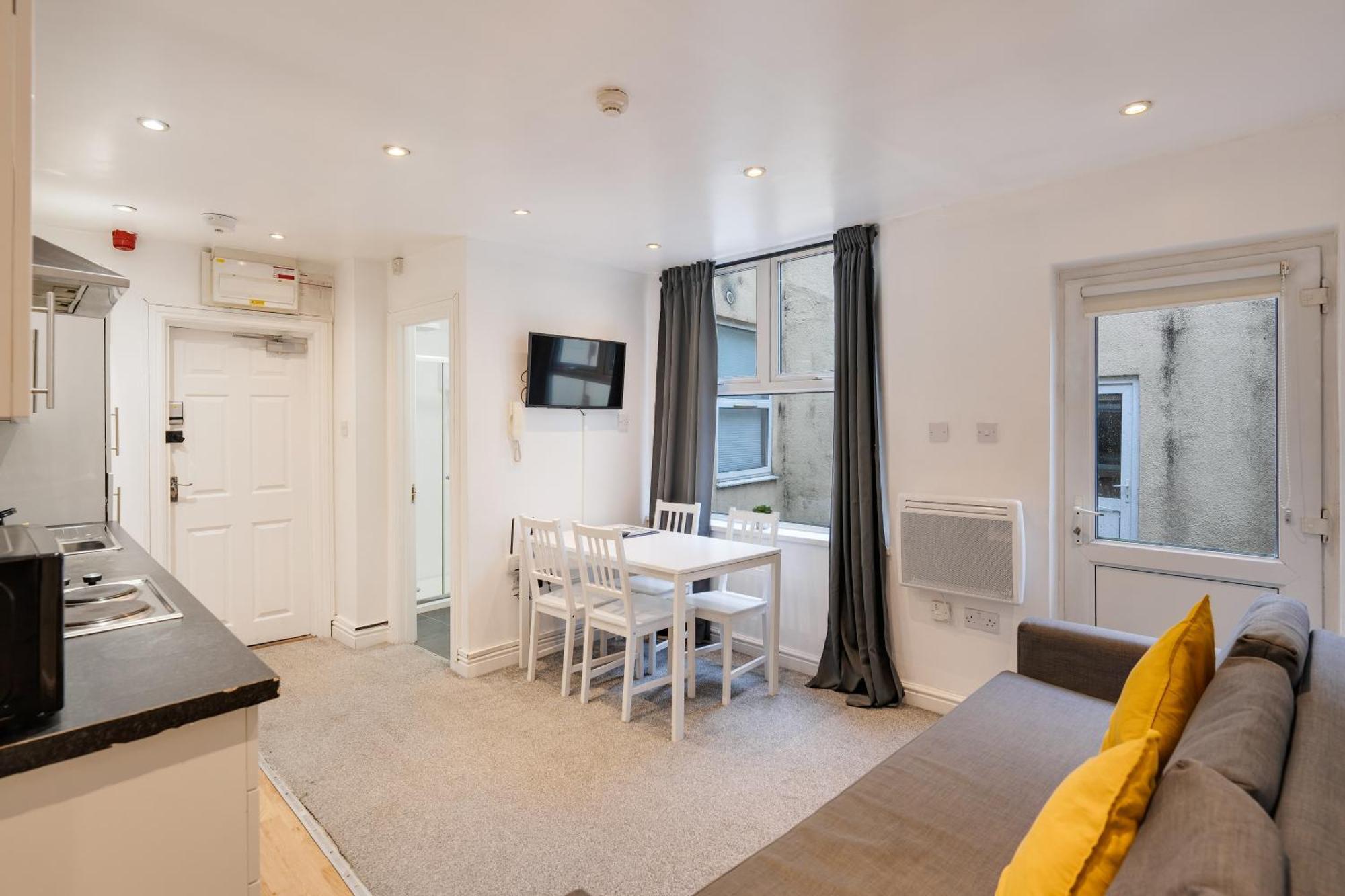2 Bedroom Aprtmnt For Upto 6 Nr Centre, Uni &Parks Cardiff Buitenkant foto